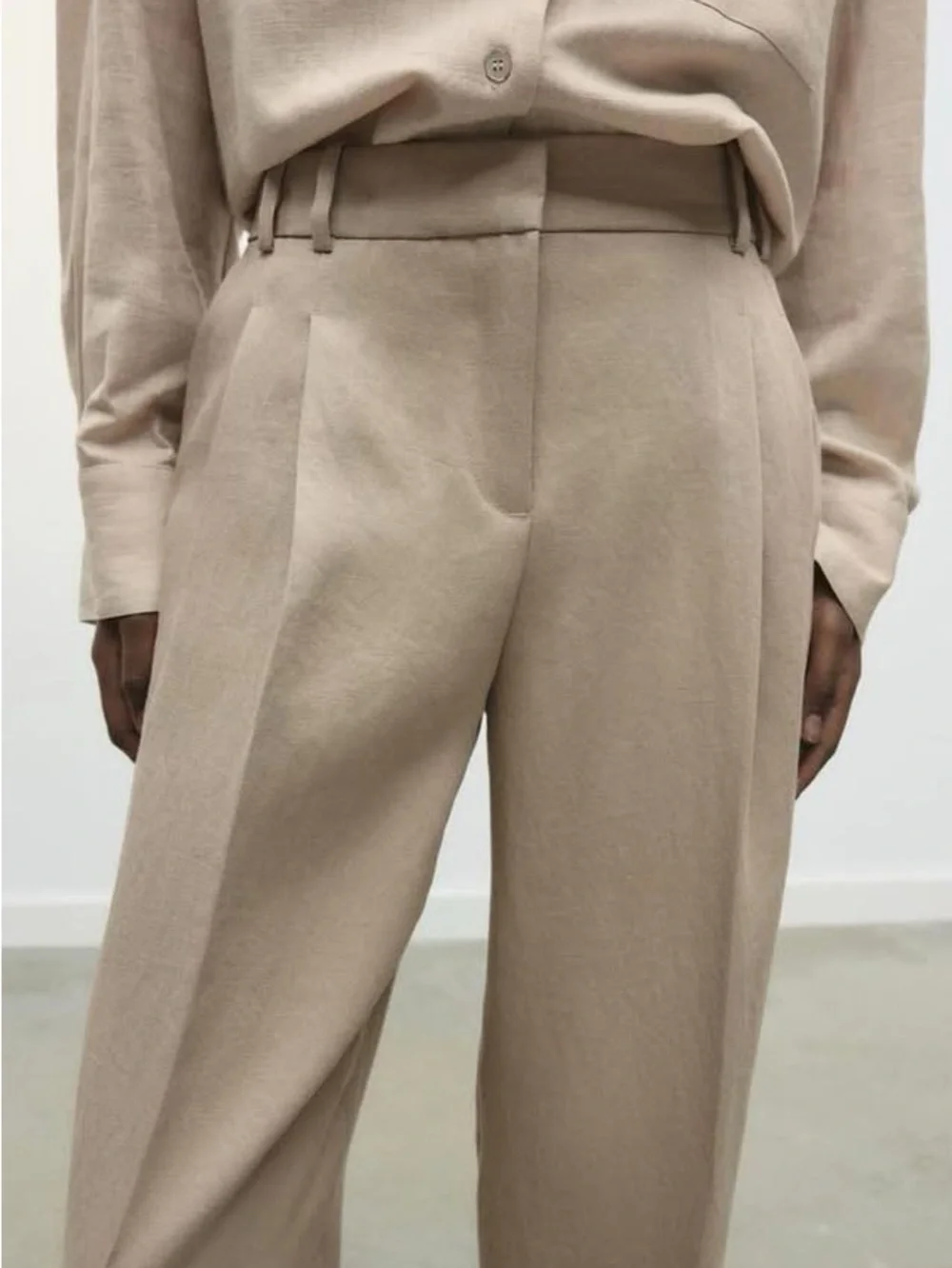 Zara Wide-Leg Linen Trousers in Beige
